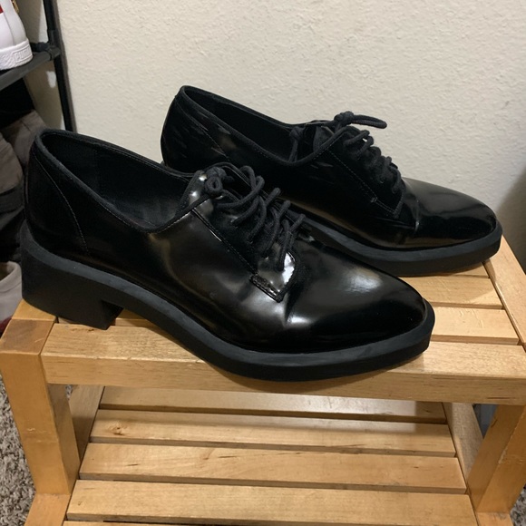 zara copy shoes
